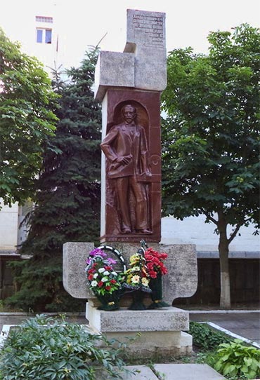Пам’ятник Сергію Балтазаровичу Скадовському на честь 100-річчя заснування міста Скадовськ