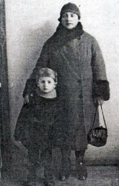 Е.Д. Подольский с тетей Р.М. Плоткиной, Херсон, 1930-е годы